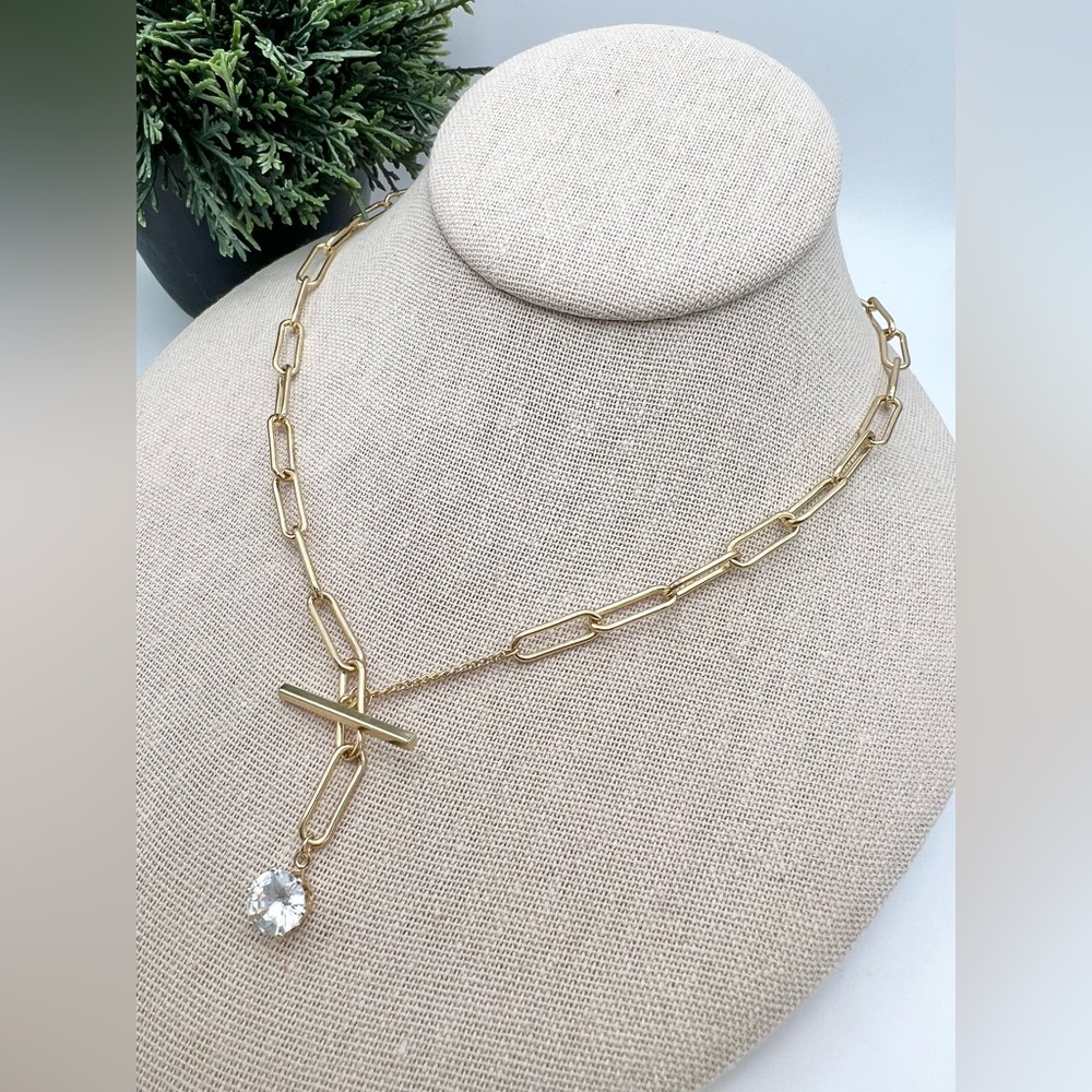 CRYSTAL PENDANT NECKLACE